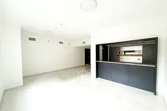 Low-Rise Tower | Vacant | Perfect Location