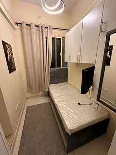 Beautiful soundproof Partition with balcony, TV smart and Fridge included near to bus station