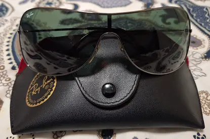 Ray-Ban men's aviator shield sunglasses with case - used
