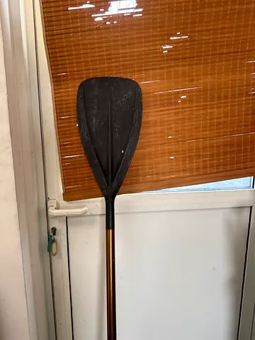 Single kayak paddle, lightweight plastic blade with aluminum shaft