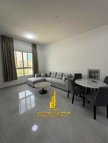 شقة VIP | غرفتين وصالة مفروشة بالكامل | إطلالة مميزة | للإيجار الشهري | موقع متميز في عجمان – شاملة جميع الفواتير الواي فاي