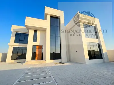 5BR VILLA | MAJLIS | LIVING AREA | DRIVER & MAID