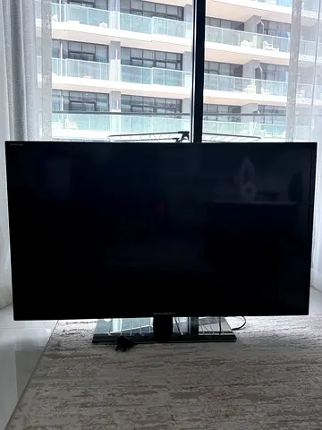 48 inch tv selling cheap for 400aed, brand elekta