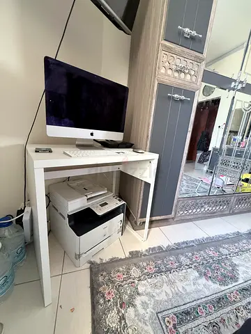 COMPUTER TABLE