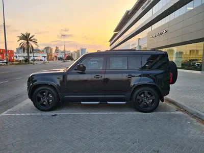 2023 Land Rover Defender 110 SE P300 GCC Specs