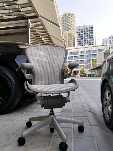 Herman miller Aeron size B fully loaded