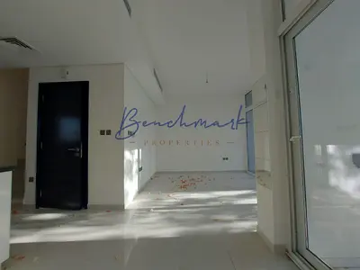 Vacant / Unfurnished / Ready to move