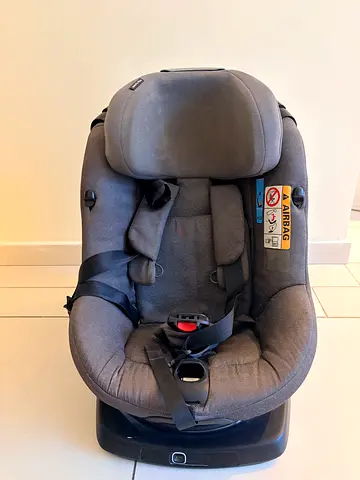 Axissfix Plus - Used Infant Car Seat (Rear and front facing) in Good Condition