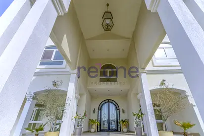 Spacious 8BR Villa | Majlis | Walk-in Closet