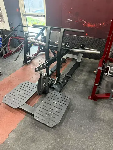 Commercial Belt/Hack Squat Machine - Heavy Duty Gym Equipment