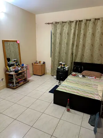 Room for rent available in mankhool