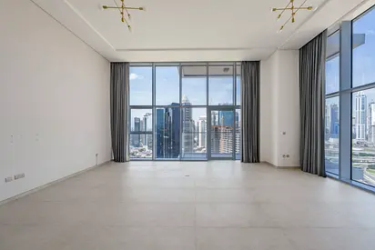 EXCLUSIVE | VACANT | HIGH CEILING