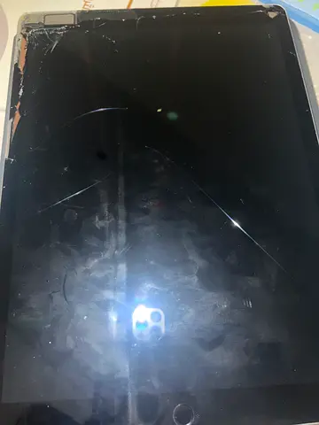 iPad with cracked screen, needs repair
