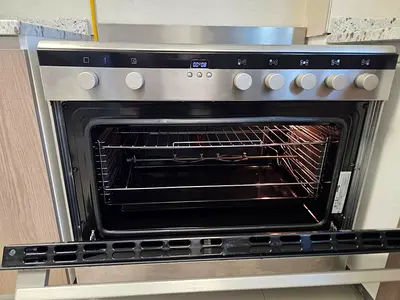 Seimens electric craimic Stainless Steel Freestanding Cooker with Oven - Good Working Condition