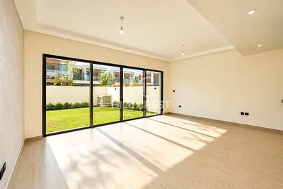 3BR Townhouse | Back-to-Back | Private Garden