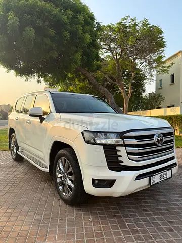 Toyota Land Cruiser GXR 2025 | Lady Driven | Low Mileage | Al-Futtaim | GCC