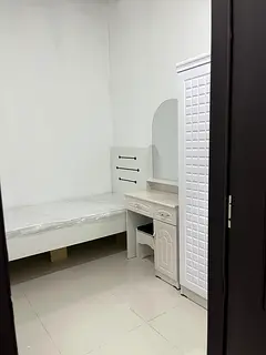 Nice partition room front Metro (text WhatsApp)