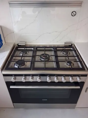 Siemens Freestanding 5Burner Gas Cooker 90x60cm