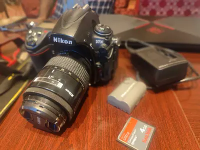 Nikon D700 SLR Camera with Zoom Lens - Good Work