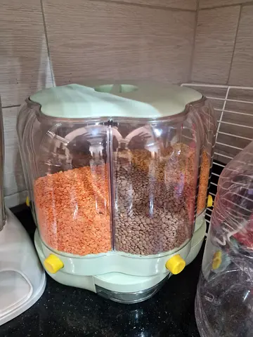 Multi-compartment Automatic Food Dispenser - Used