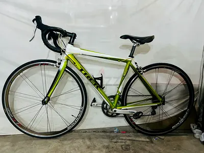 Road bike trek