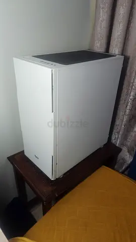 DarkFlash Neo 202 White M-ATX Gaming Case with six fans.