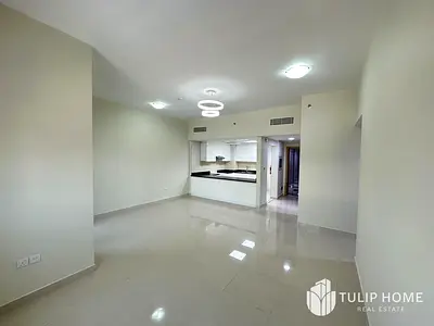 شقة فسيحة بغرفتي نوم | مناظر متعددة | غير مفروشة