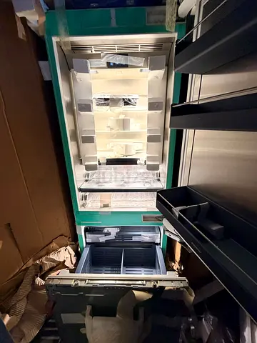 Gaggenau latest model brand new built-in bottom freezer refrigerator 75cm