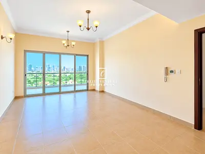 SPACIOUS | MODERN LIVING | GOLF COURSE VIEW