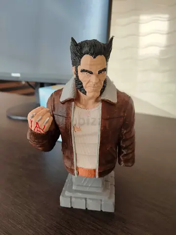 Damaged wolverine bust