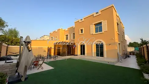 Upgraded 4BR | Semi-Detached | Townhouse
