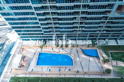 Pool View | High Floor | Vacant on Transfer