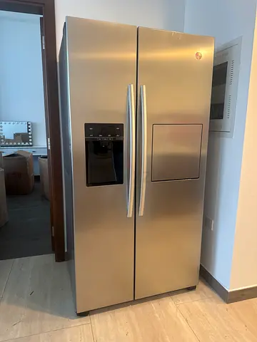 Fridge to sell with ice and water dispenser