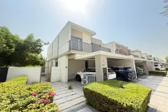 LARGE PLOT | VACANT | WALK TO PARK