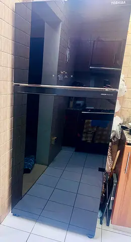 Toshiba 611L Refrigerator – Less than 1 year —