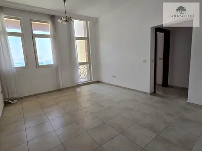 Bright Apartment | Open Lay Out| Unfurnished