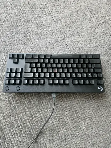 Logitech G wired gaming keyboard - good working condition
