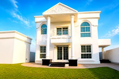 Close to Beach | Renovated | Private Garden