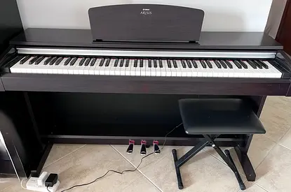 Yamaha Arius Digital Piano (YDP-141) with Bench - Dark Rosewood