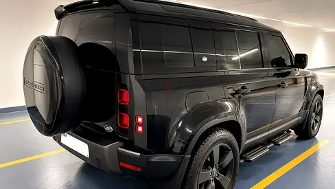 2023 Land Rover Defender 110 SE P300 GCC Specs NO ACCIDENT. NO PAINT