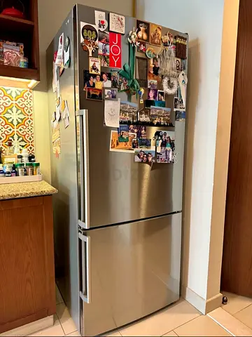 Siemens Stainless Steel Bottom-Freezer Refrigerator - Good Working Condition