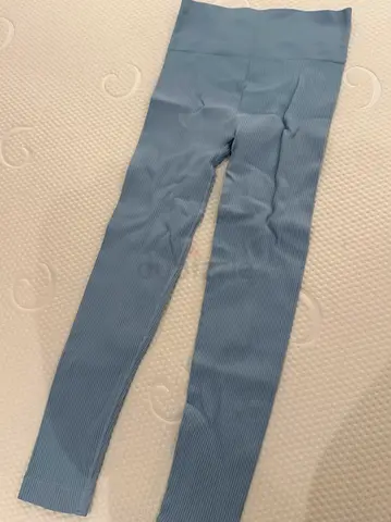 Light Blue Ribbed High-Waist Leggings - Size S