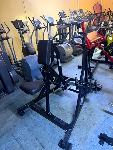 Hammer strength ISO lateral row Plate Loaded