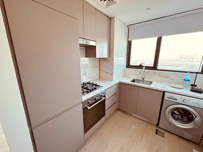 PRIME LOCATION // LUXURY APARTMENT WITH FITTED KITCHEN // HIGH FLOOR