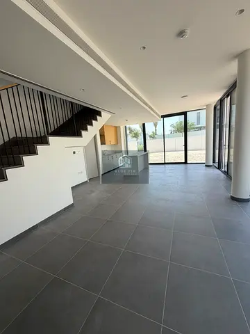 Internal Unit | Great Location | Available Now