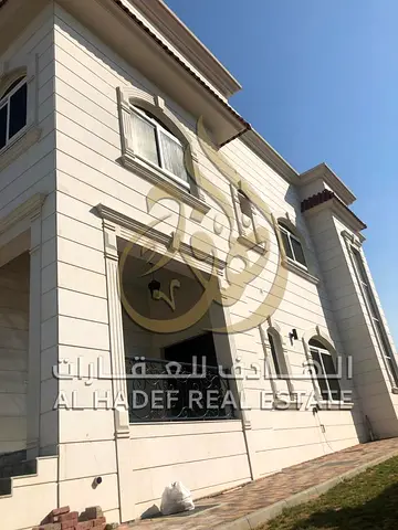 فيلا مستقلة للإيجار في شرقان – الشارقة | 4 غرف نوم | مساحة 5,000 قدم² | 4 دفعات