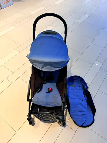 YOYO. Foldable, Lightweight compact baby stroller with carrycot/seat - good condition