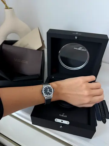 Hublot female 33mm black rubber bracelet