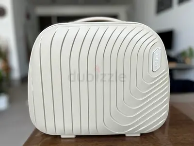 Vanity Case/Makeup Bag - BRAND NEW (Brand is Antler)
