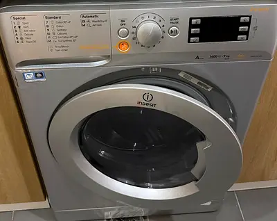 Indesit front load washier dryer machine - 9/6kg, silver (used, good working condition)